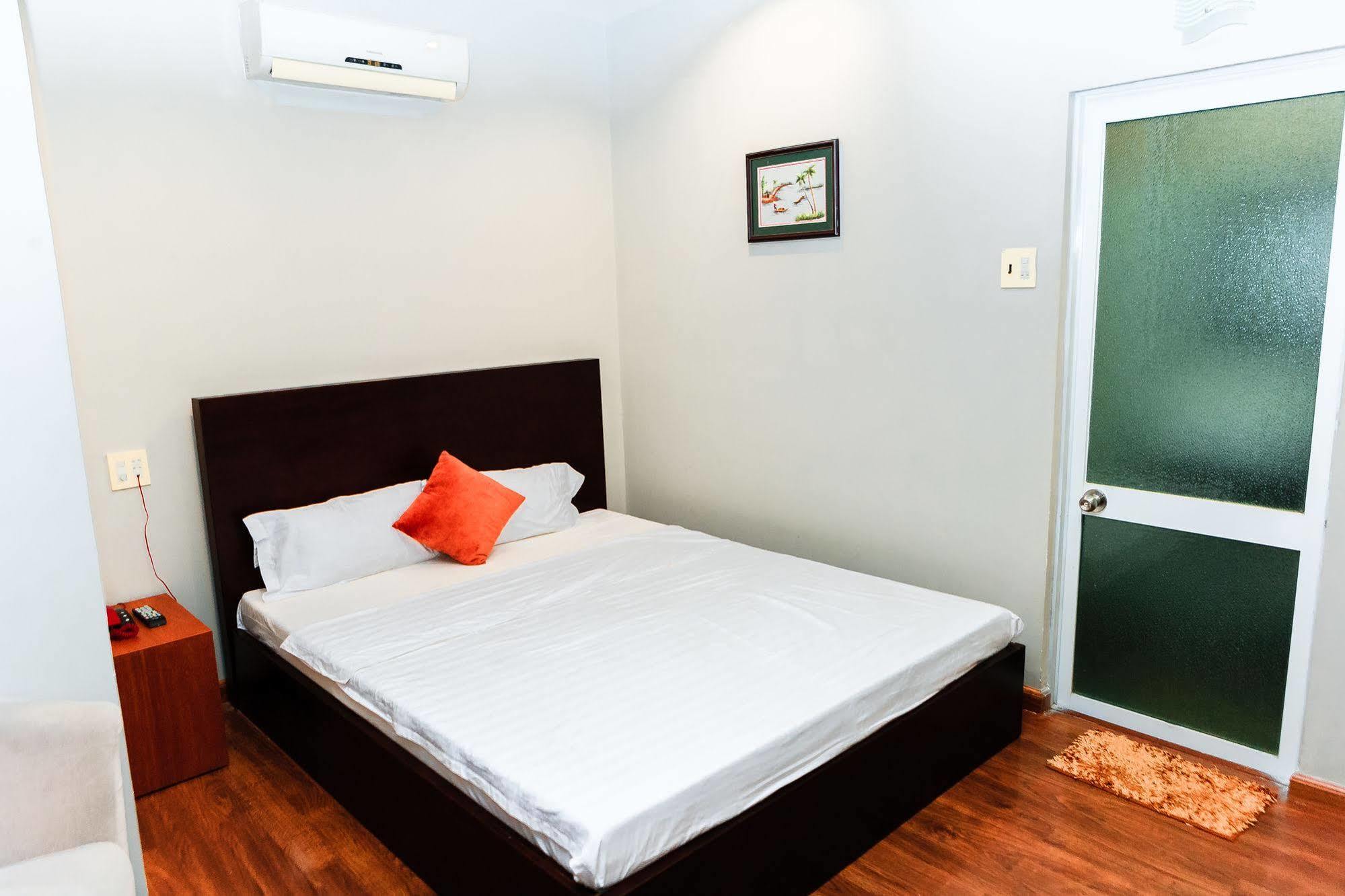 Cosmos Hotel Nha Trang By Ht Exterior photo